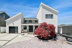 385 Aldo Dr - Photo 1 of 1