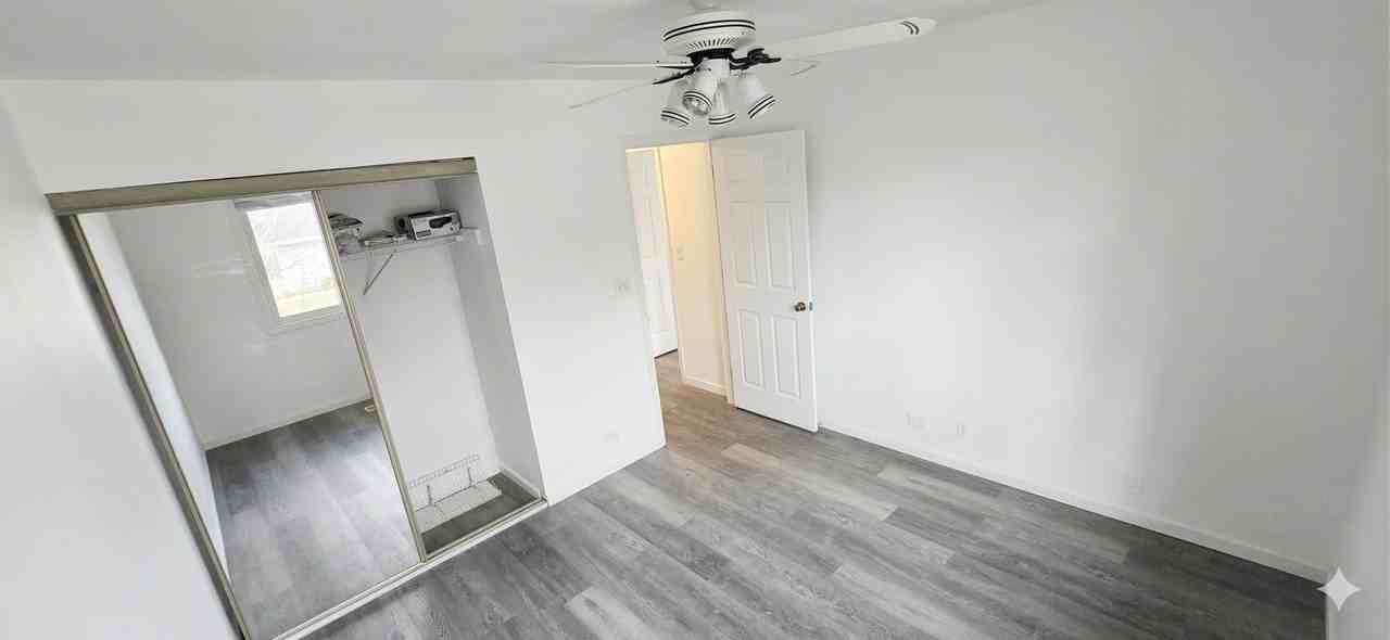 325 Bayview Pt - Photo 7 of 11