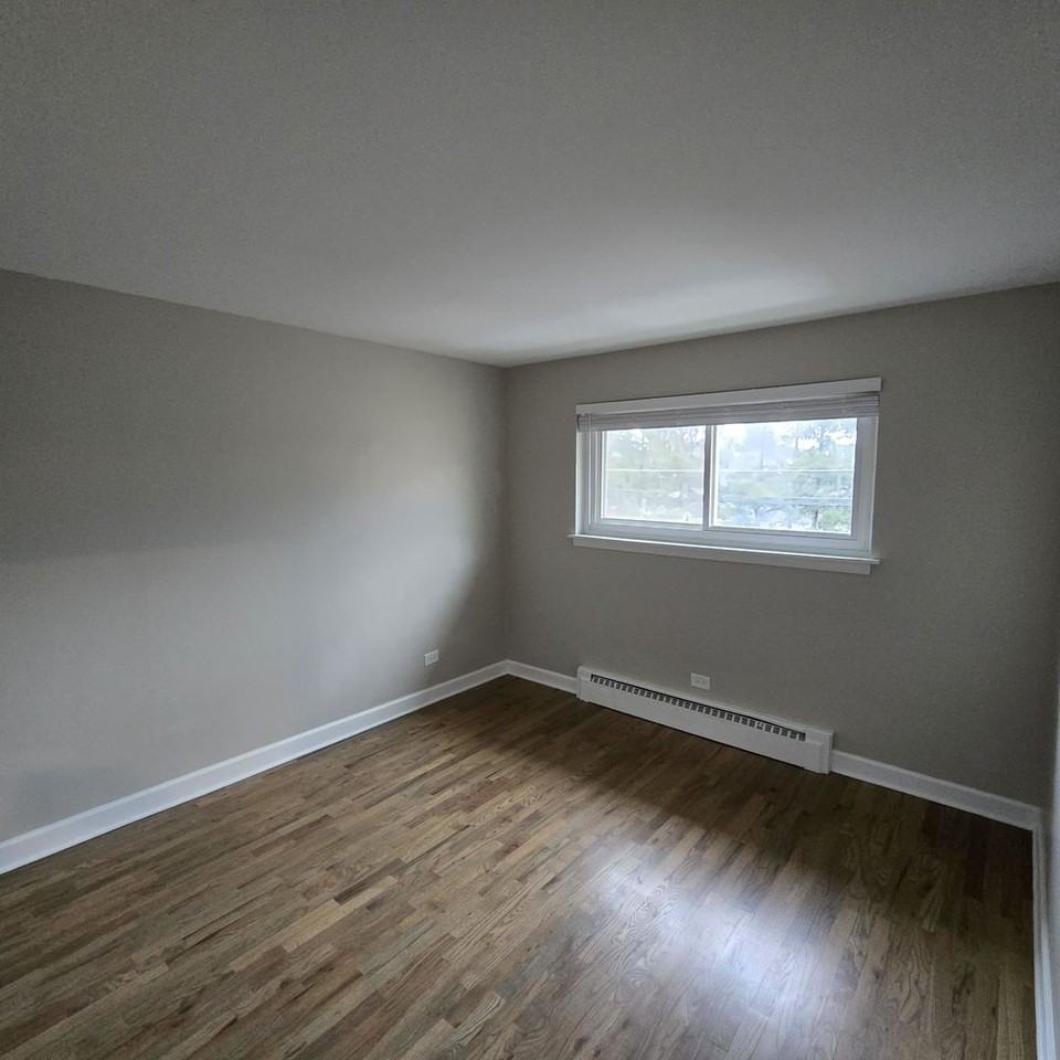 1817 W Touhy Ave Apt 2d - Photo 5 of 7