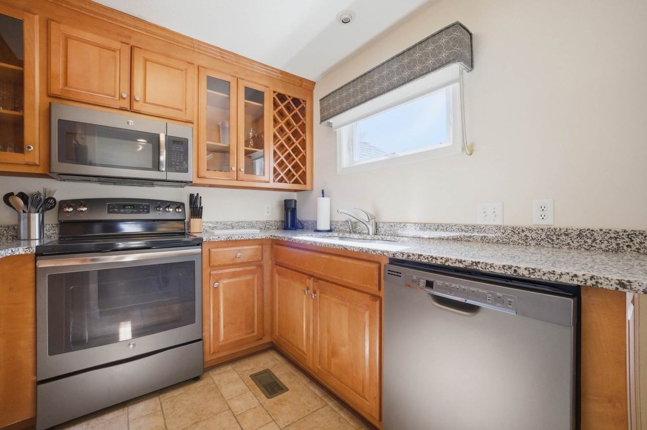 116 Pelhams Ordinary #1161-1163 - Photo 6 of 19