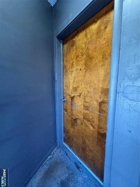 356 Paterson Ave - Photo 2 of 10