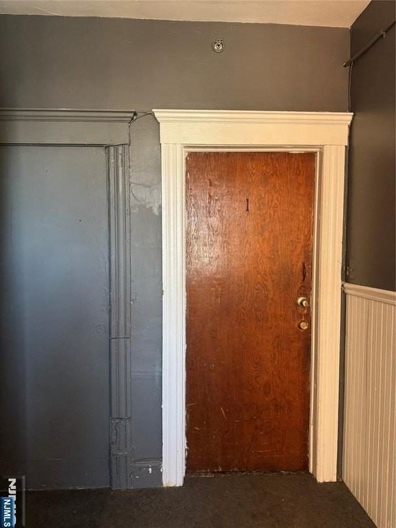 356 Paterson Ave - Photo 3 of 10