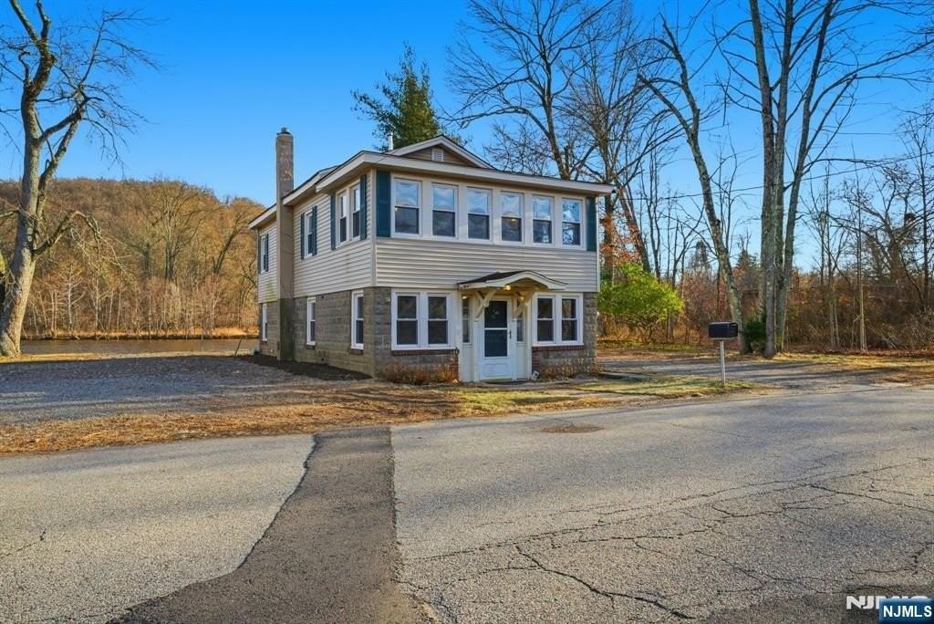 75 Lakeview Ter - Photo 3 of 28