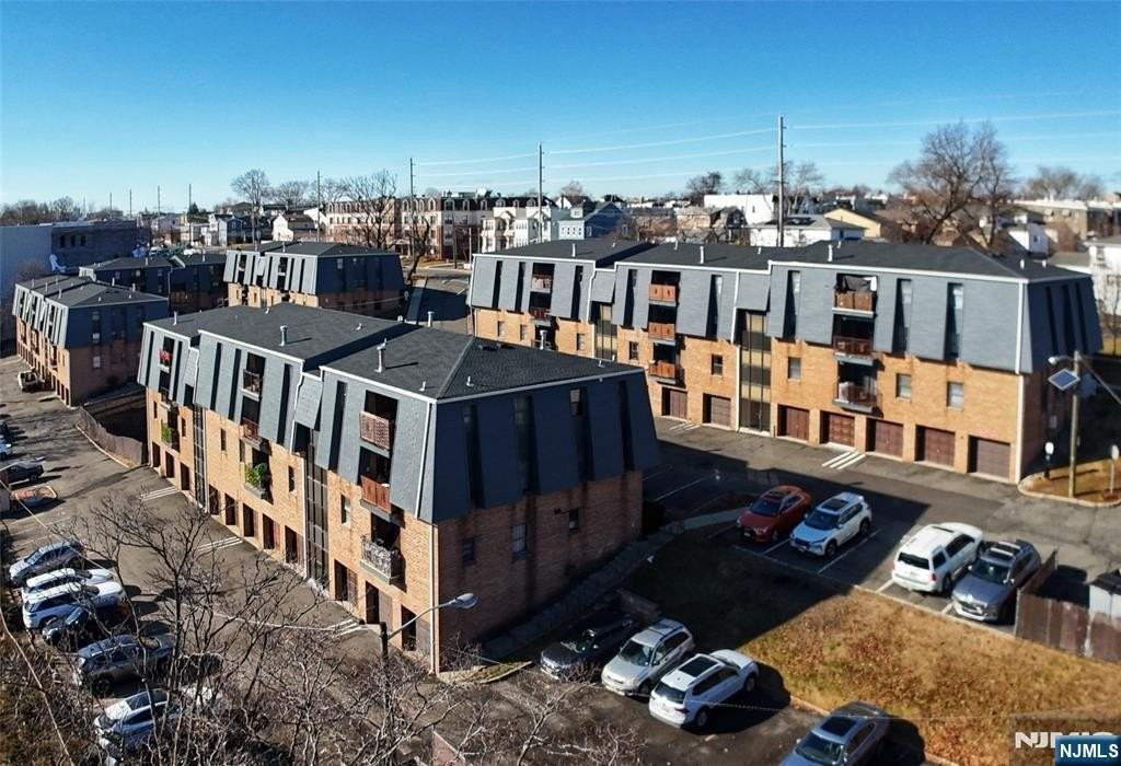 700 Schuyler Ave Apt G34 - Photo 3 of 15