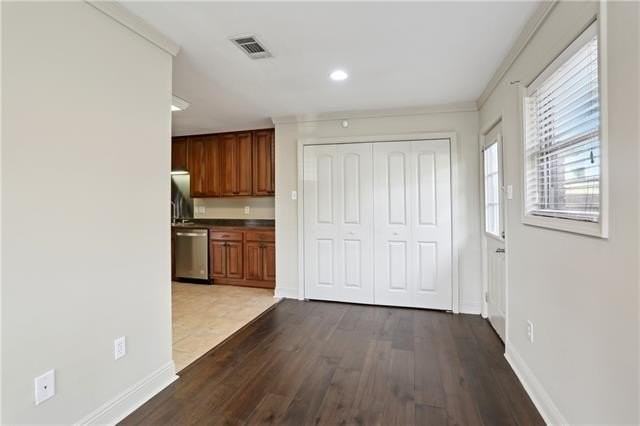 6870 Argonne Blvd - Photo 6 of 21