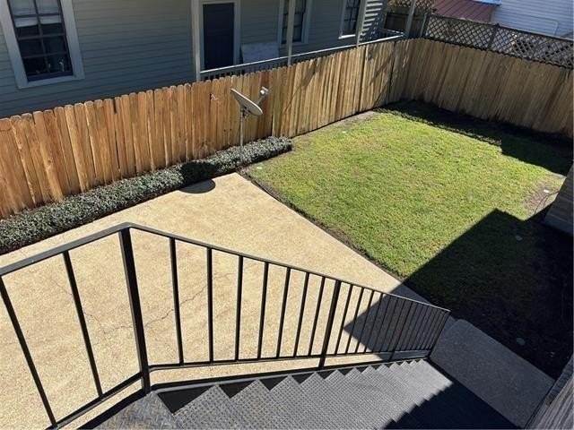 627 Jefferson Ave - Photo 3 of 15