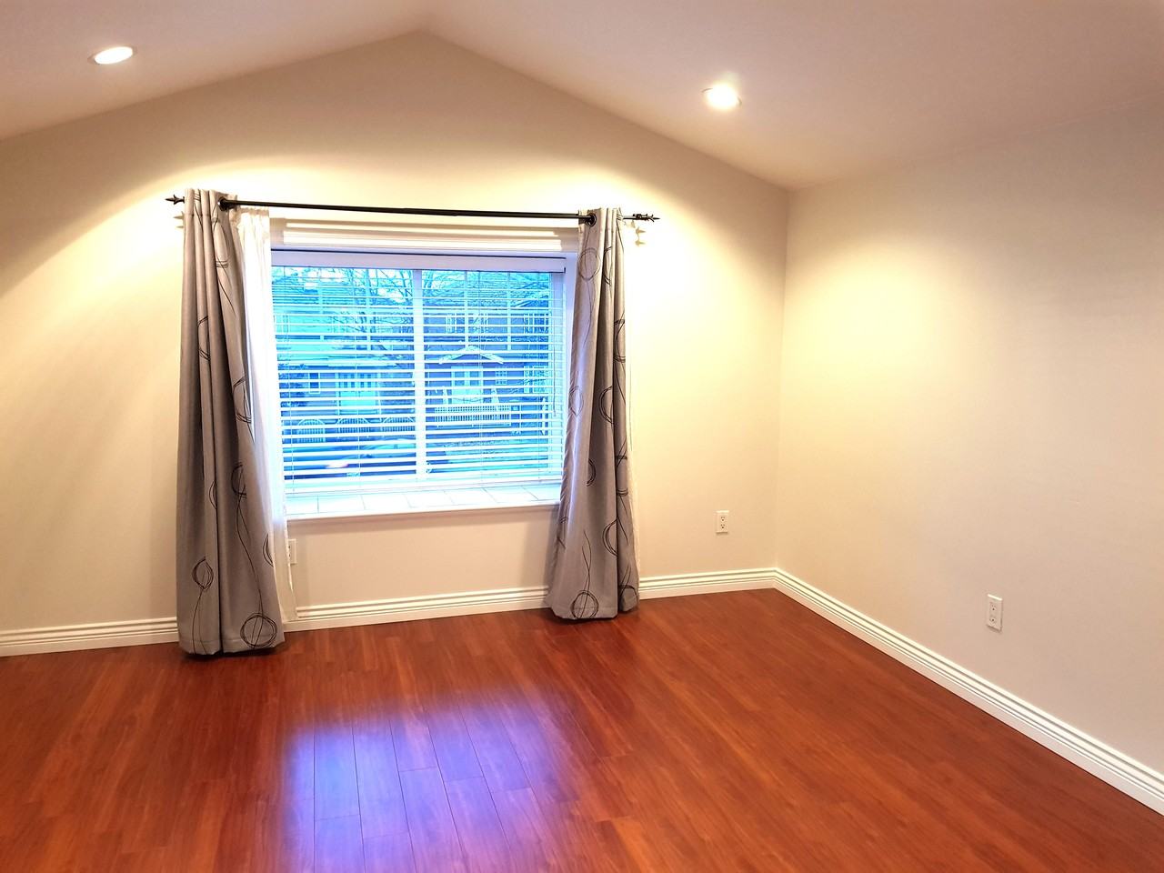 2366 Nanaimo Street - Photo 3 of 29