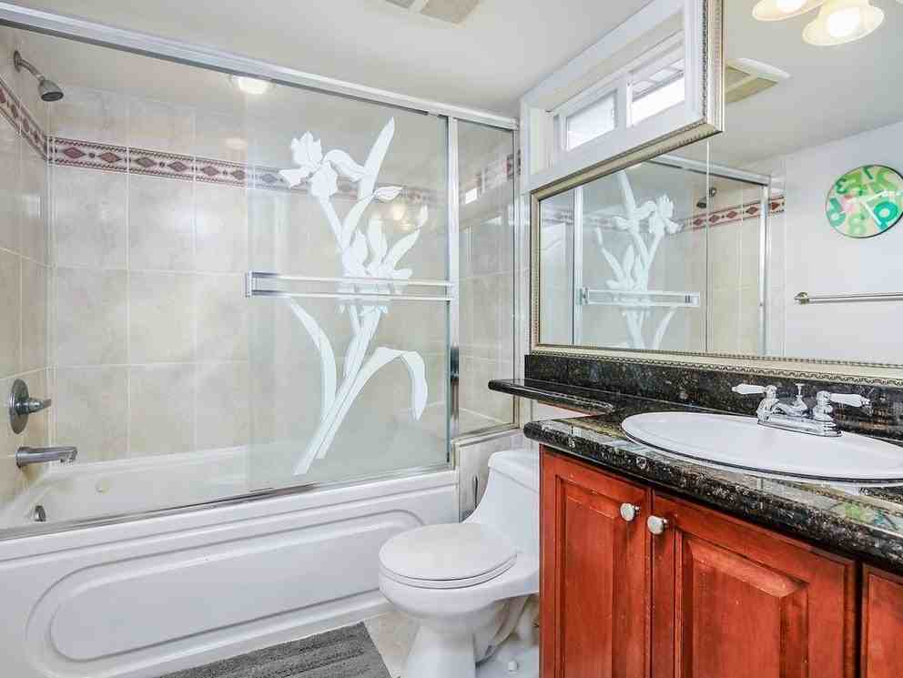 2366 Nanaimo Street - Photo 7 of 29