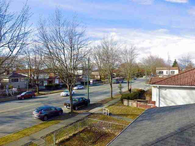 2366 Nanaimo Street - Photo 4 of 29