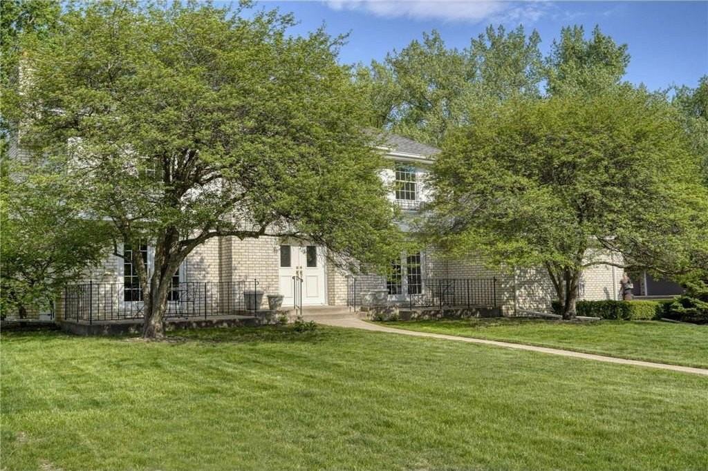 5721 Londonderry Rd - Photo 3 of 14