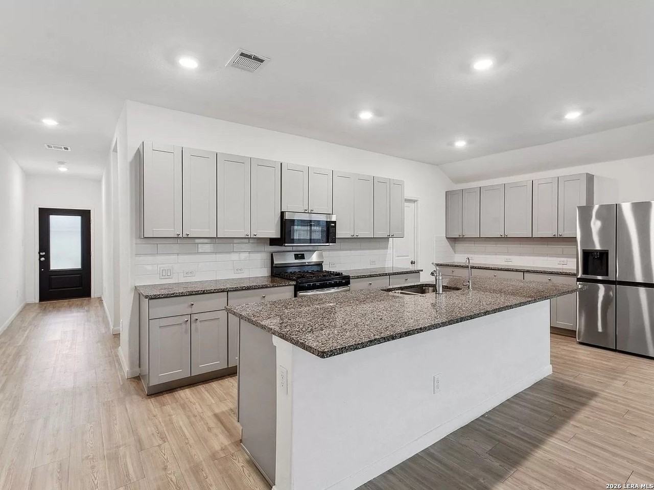 10706 Erinita Way - Photo 3 of 10