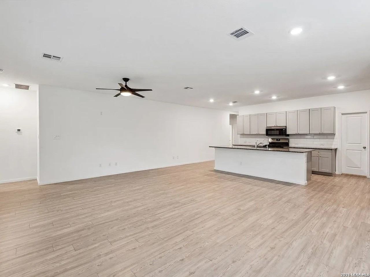 10706 Erinita Way - Photo 5 of 10