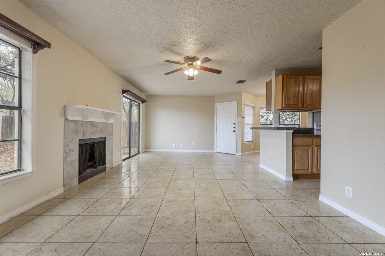 9402 Valley Rdg - Photo 5 of 21