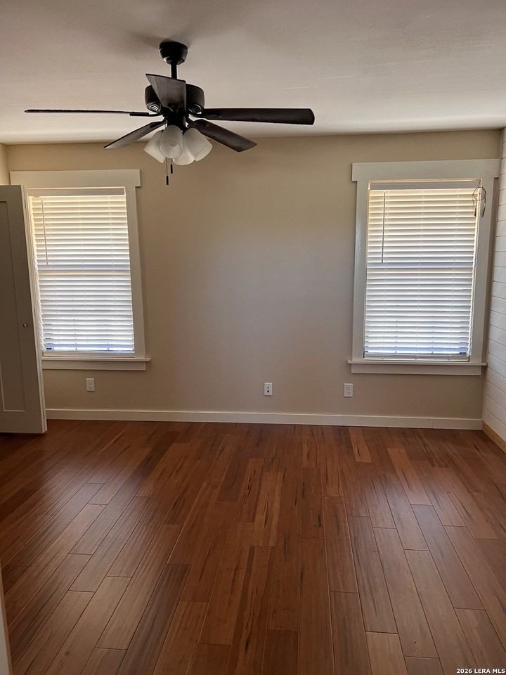 1005 Rockport Rd - Photo 3 of 9