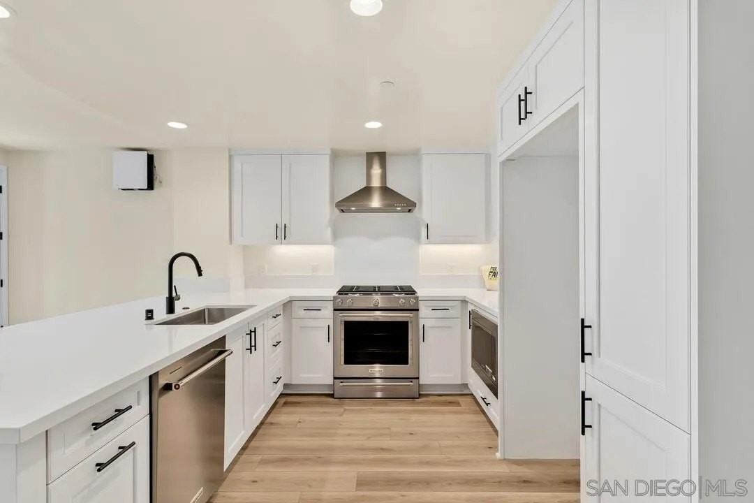 1103 Catania Ct Unit 104 - Photo 4 of 25