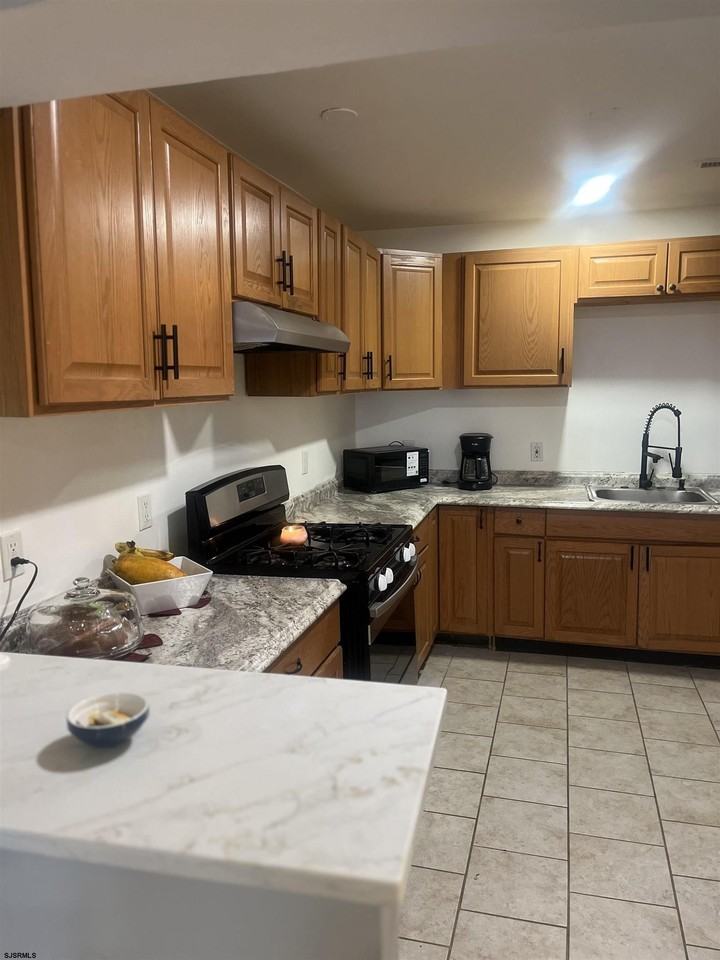 38 N Maryland Ave - Photo 2 of 19