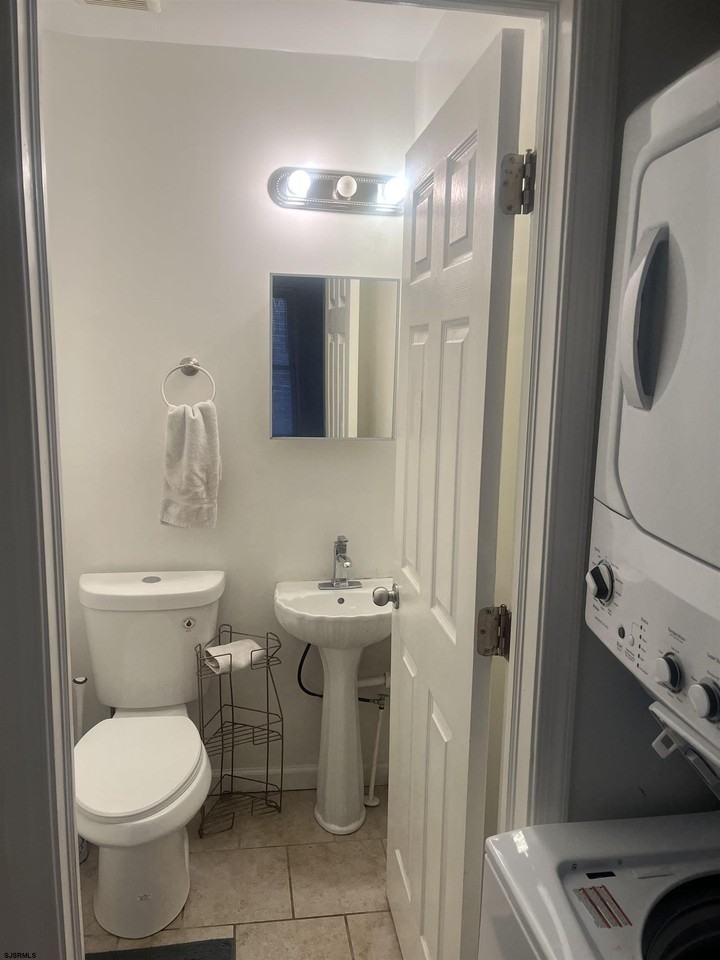 38 N Maryland Ave - Photo 4 of 19