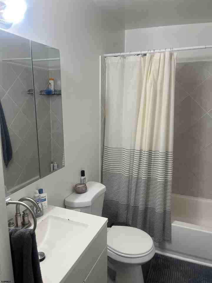 38 N Maryland Ave - Photo 5 of 19