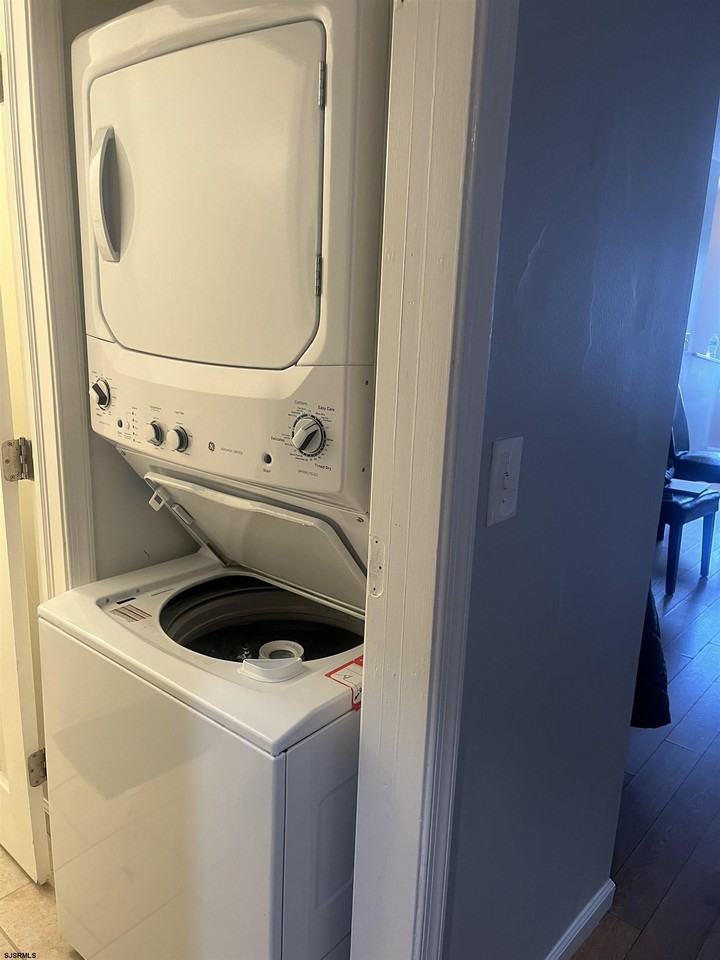 38 N Maryland Ave - Photo 6 of 19