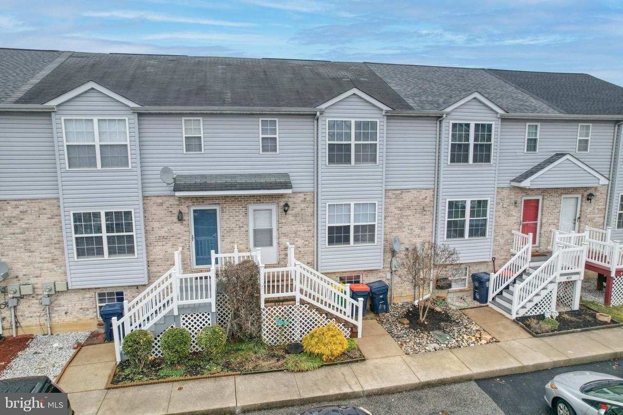 407 Champs Ln - Photo 2 of 39