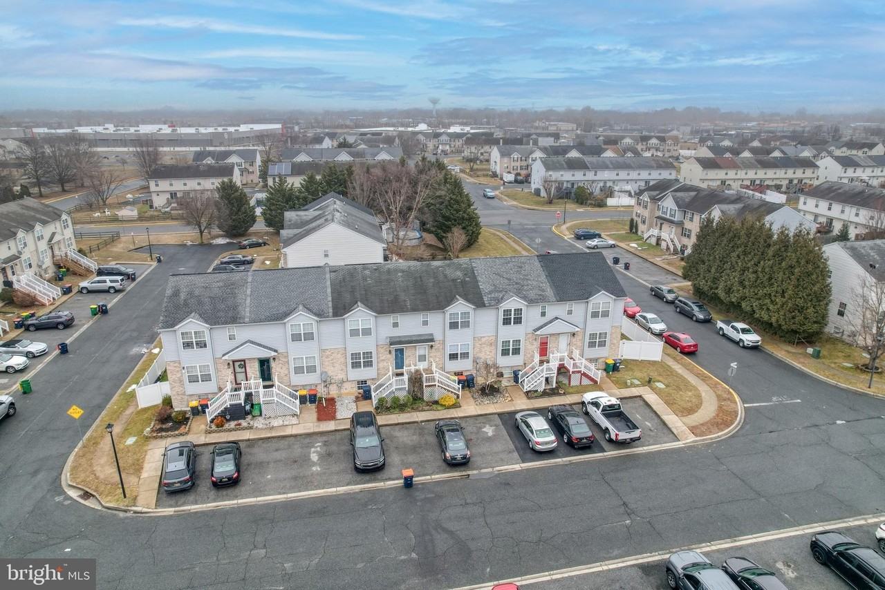 407 Champs Ln - Photo 4 of 39