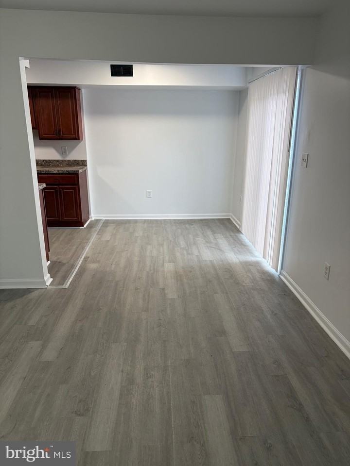 14 Lyric Ct - Photo 3 of 12