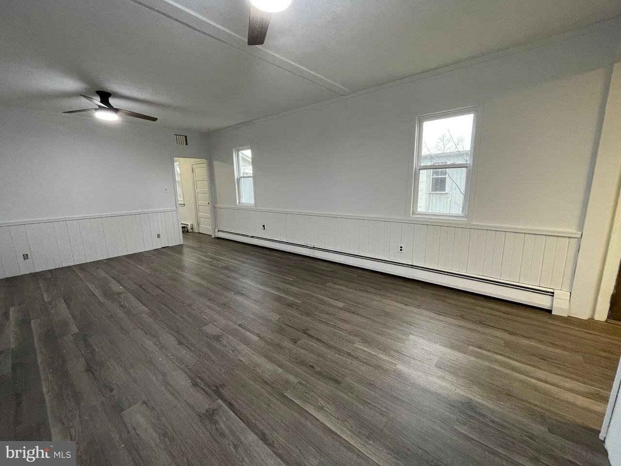 925 Watson Rd - Photo 3 of 17