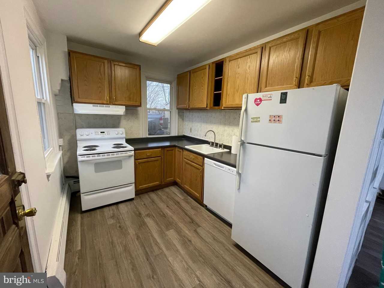 925 Watson Rd - Photo 5 of 17