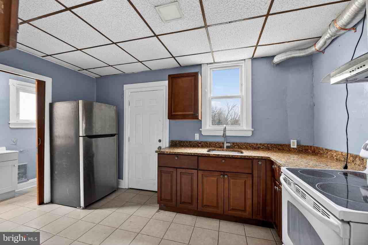 1733 Elmwood Ave - Photo 6 of 15