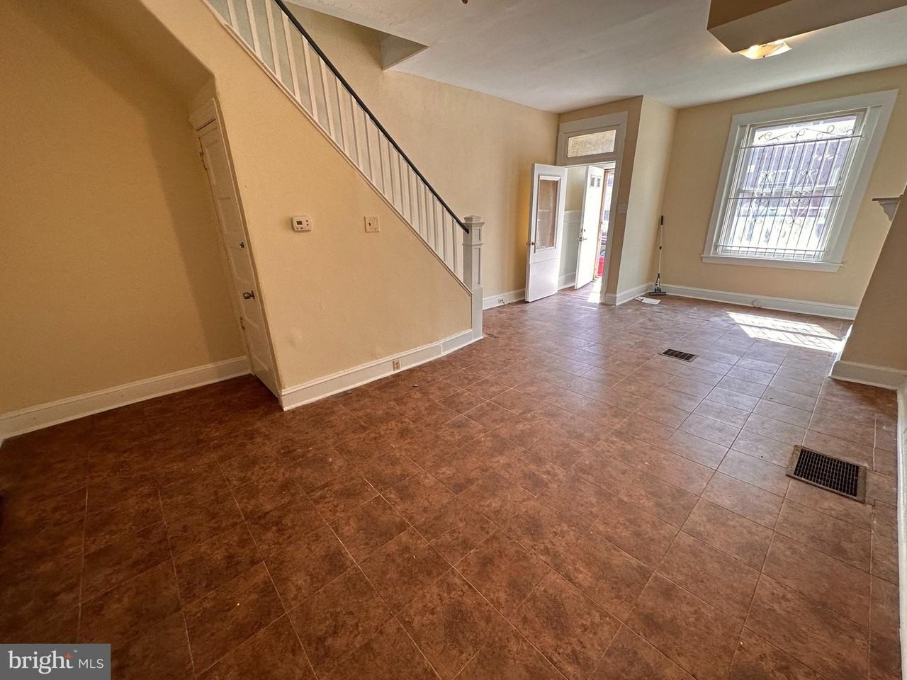 2761 N Taylor St - Photo 2 of 11