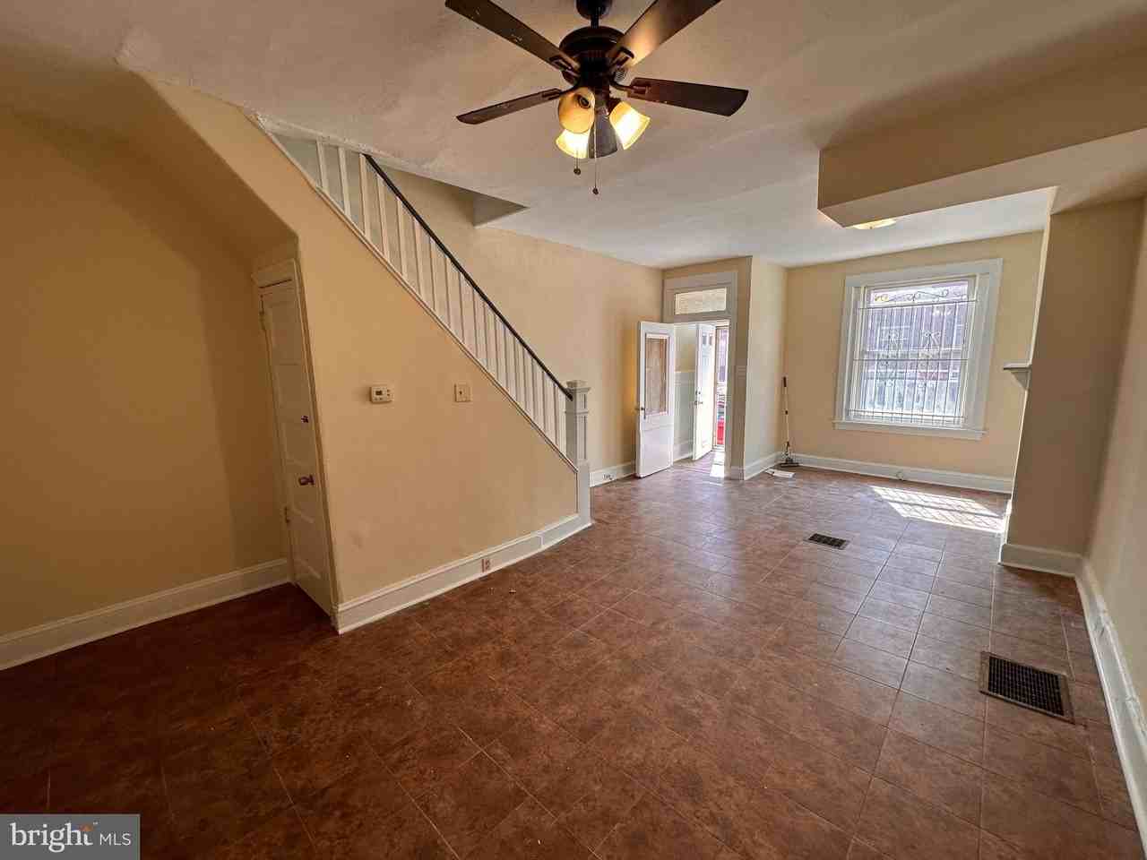 2761 N Taylor St - Photo 3 of 11