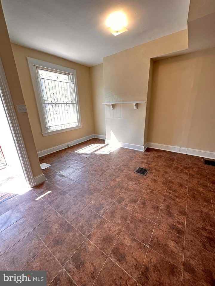 2761 N Taylor St - Photo 4 of 11