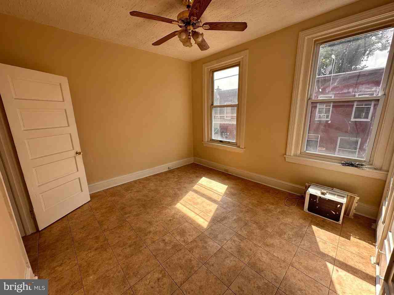 2761 N Taylor St - Photo 7 of 11