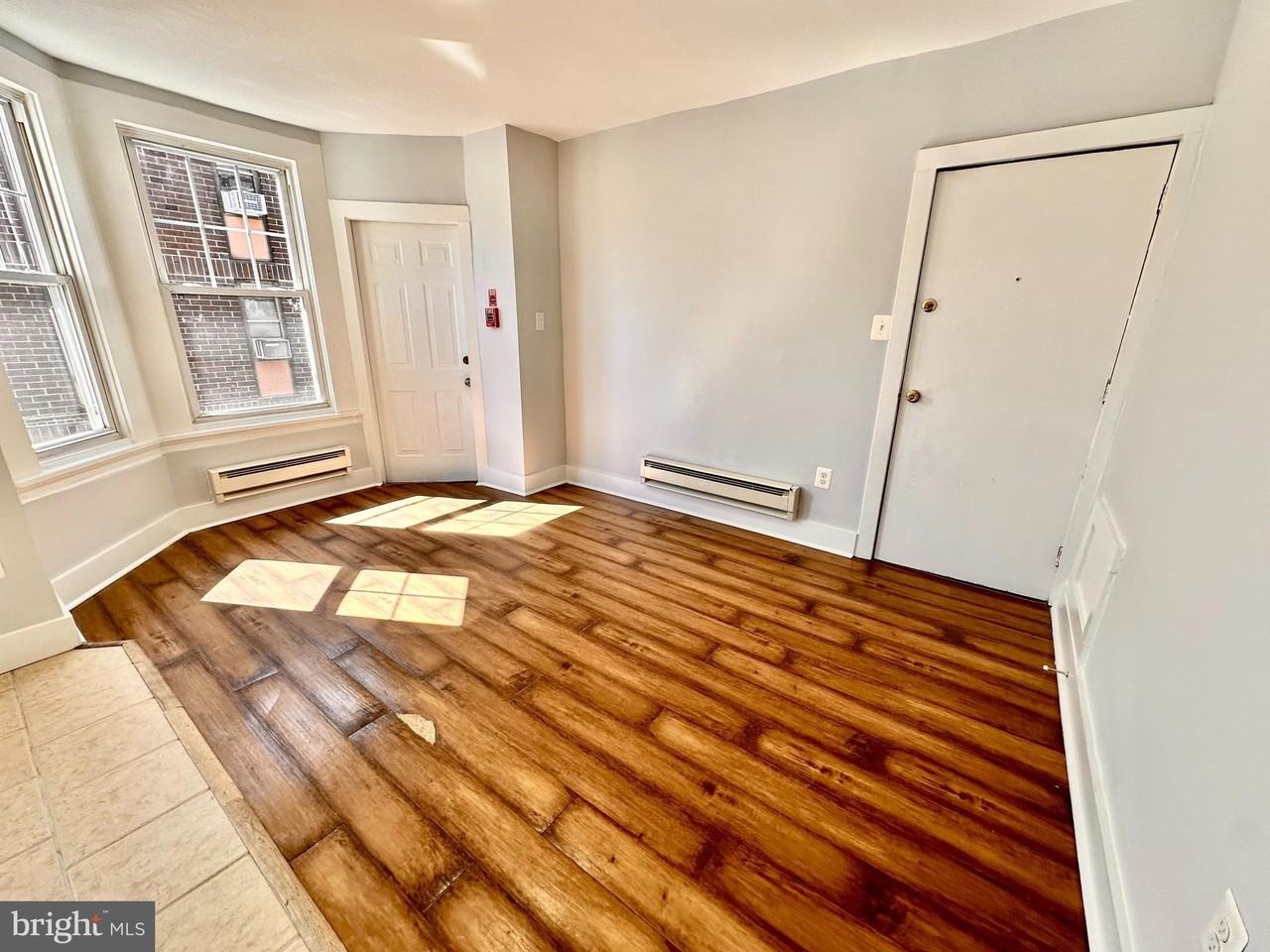 241 W Queen Ln Unit 2f - Photo 3 of 13