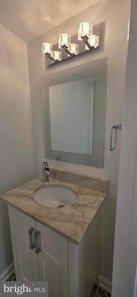 165-B LEEDS Court W - Photo 6 of 22