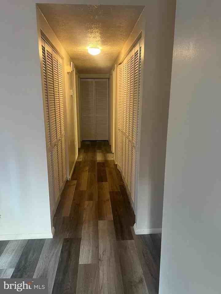 2216 Sanibel Dr - Photo 7 of 17