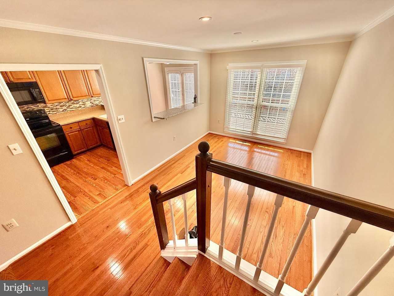 6166 Wellington Commons Dr - Photo 5 of 20