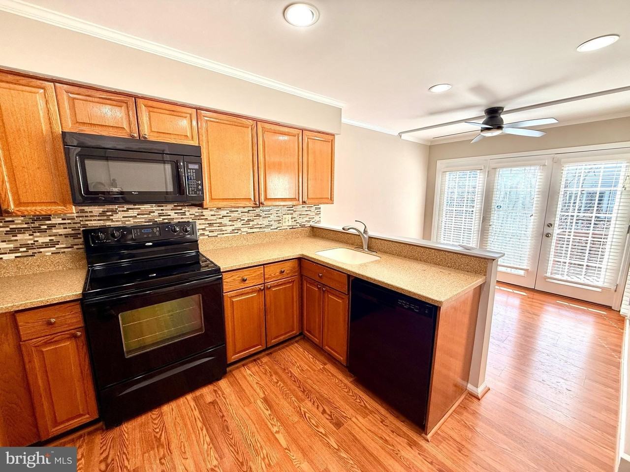 6166 Wellington Commons Dr - Photo 6 of 20