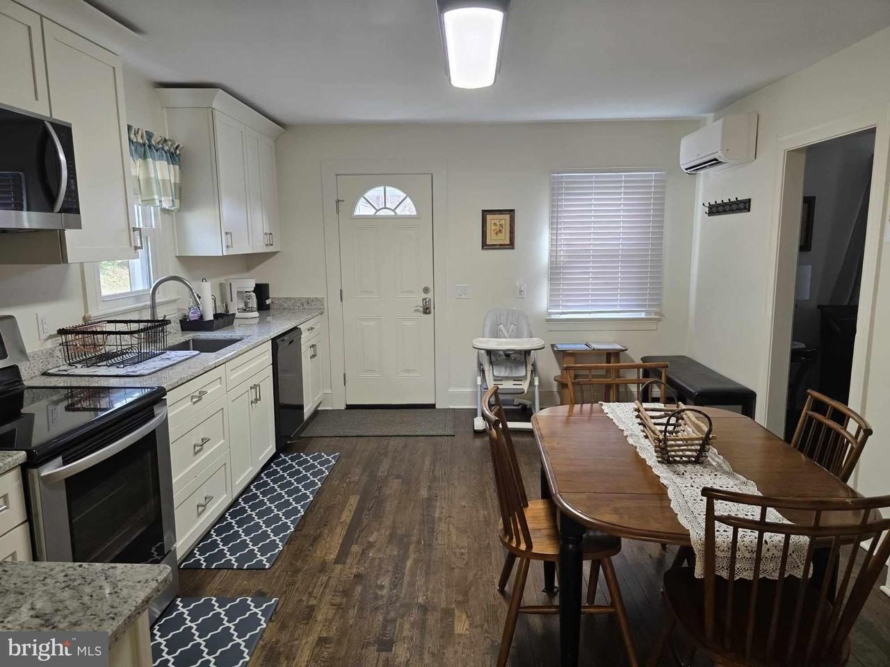 1358 Graves Mill Rd - Photo 6 of 22