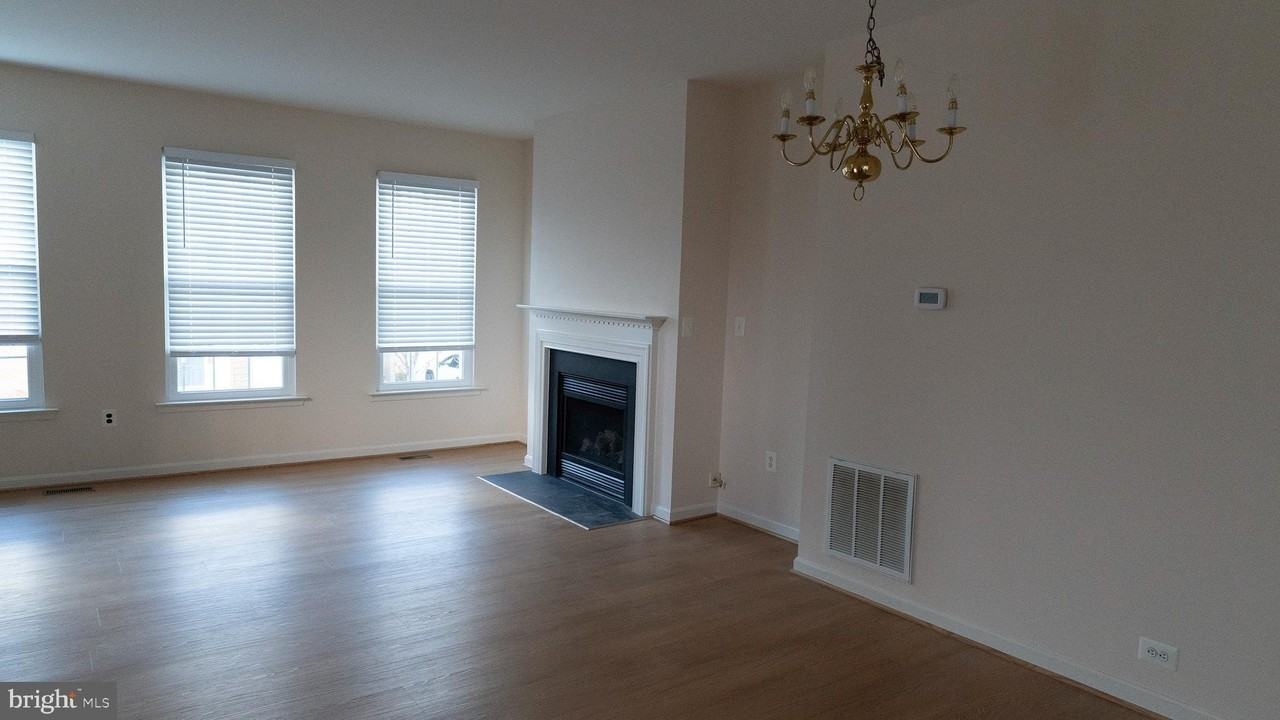 14271 Legend Glen Ct - Photo 4 of 15