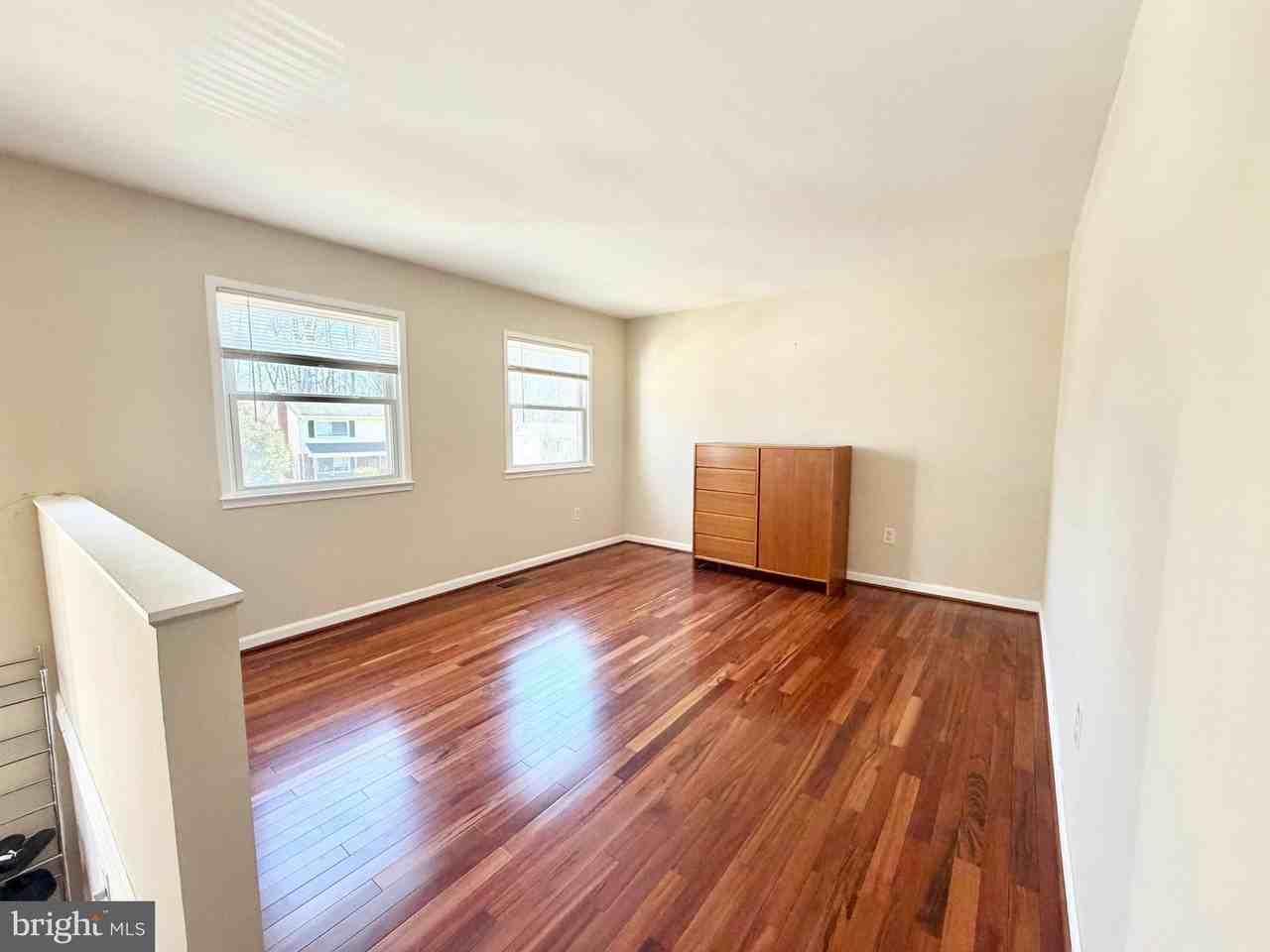 13612 Lindendale Rd - Photo 3 of 19