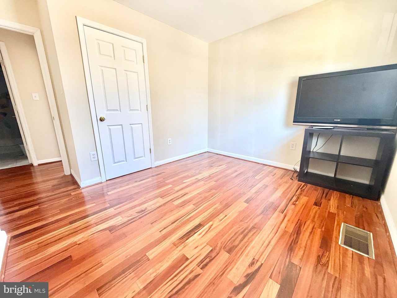 13612 Lindendale Rd - Photo 6 of 19