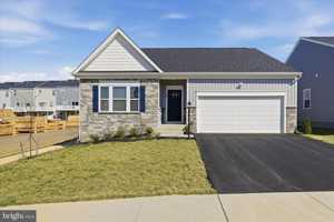 featured image of 148 Huntwellwest Blvd