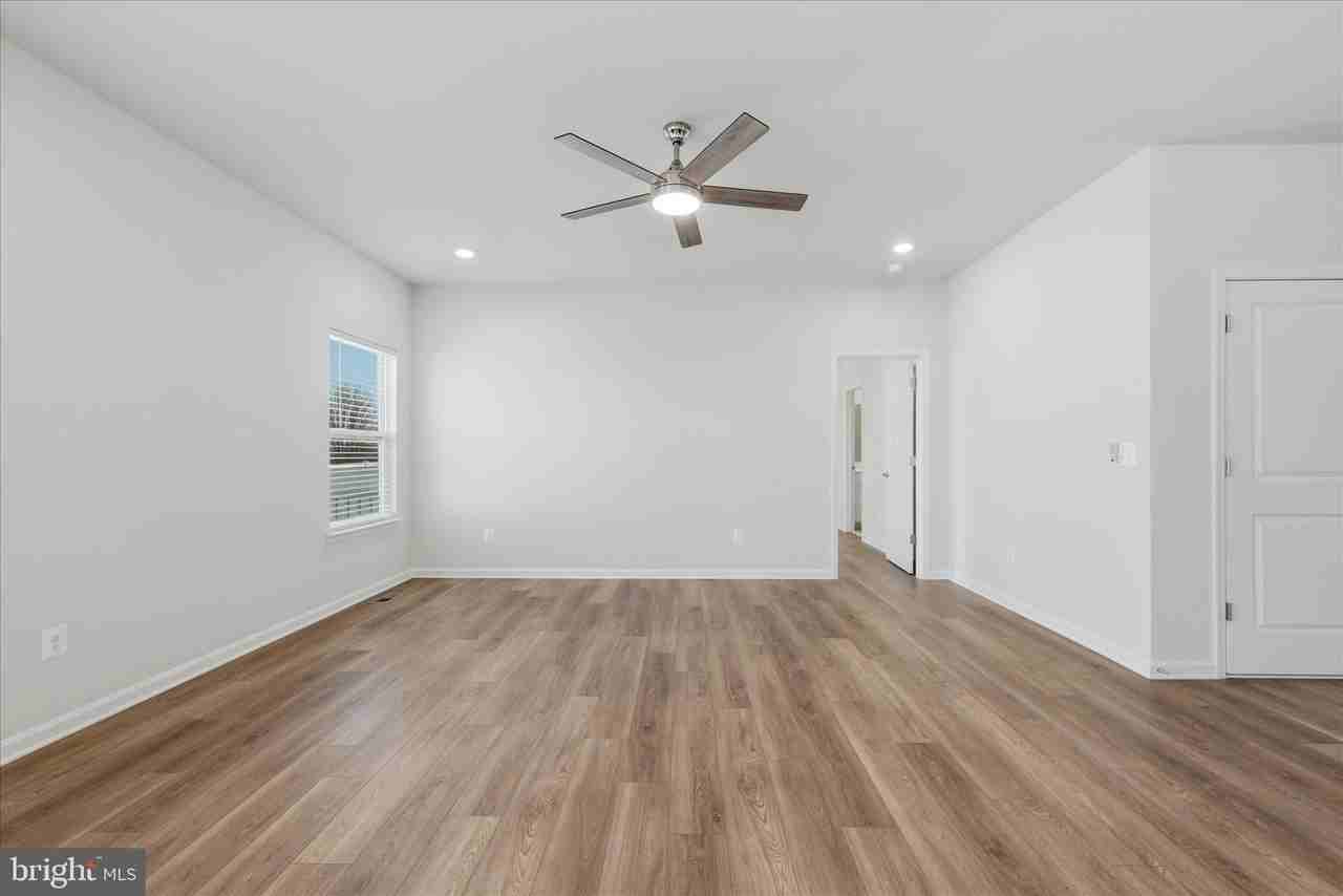 148 Huntwellwest Blvd - Photo 3 of 20