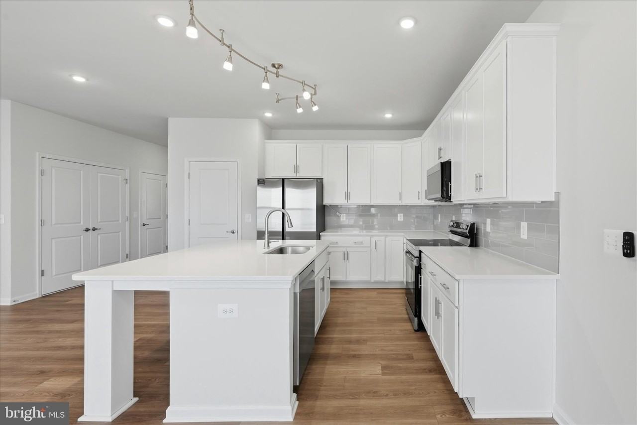 148 Huntwellwest Blvd - Photo 6 of 20