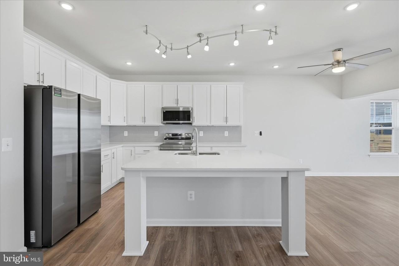 148 Huntwellwest Blvd - Photo 7 of 20