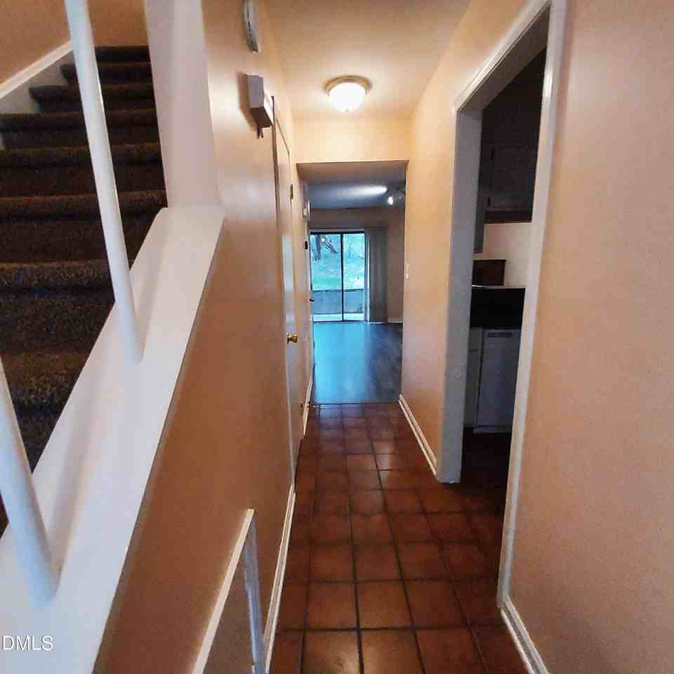 875 Martin Luther King Jr Blvd Apt 15 - Photo 3 of 21