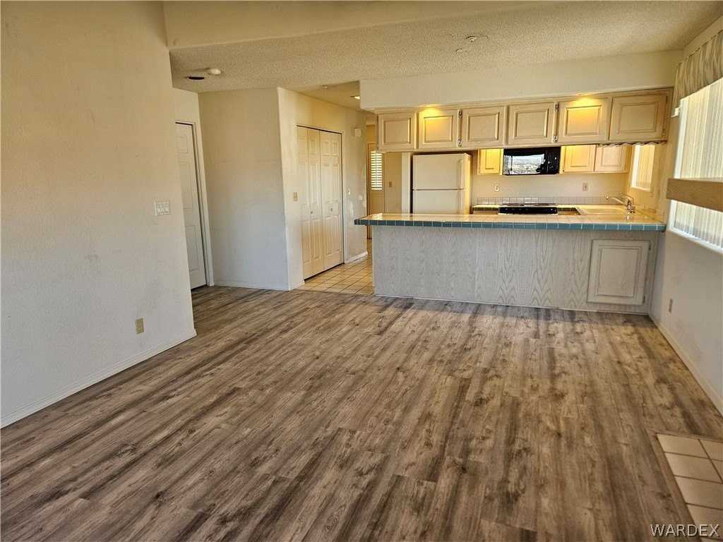 2022 Merrill Ln #5A - Photo 6 of 31