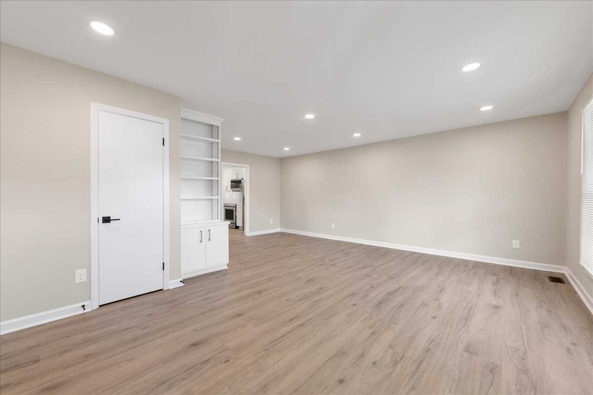 4706 Walden Ct #4706 - Photo 5 of 41