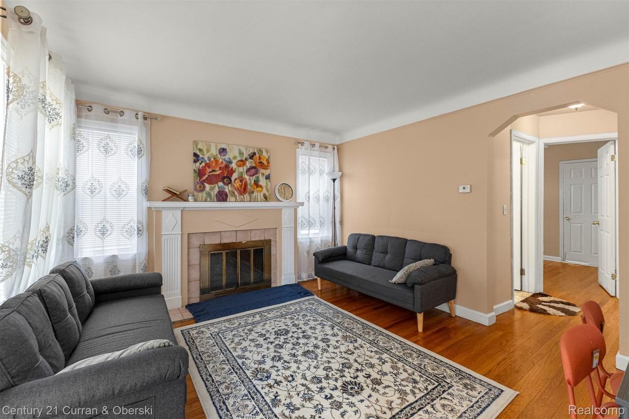 6732 Rockdale St - Photo 4 of 36